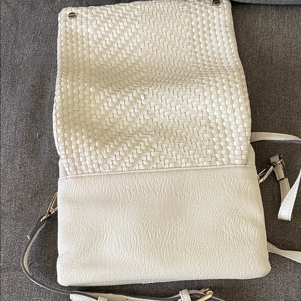 Street Level White Woven Crossbody Bag - Picture 6 of 6